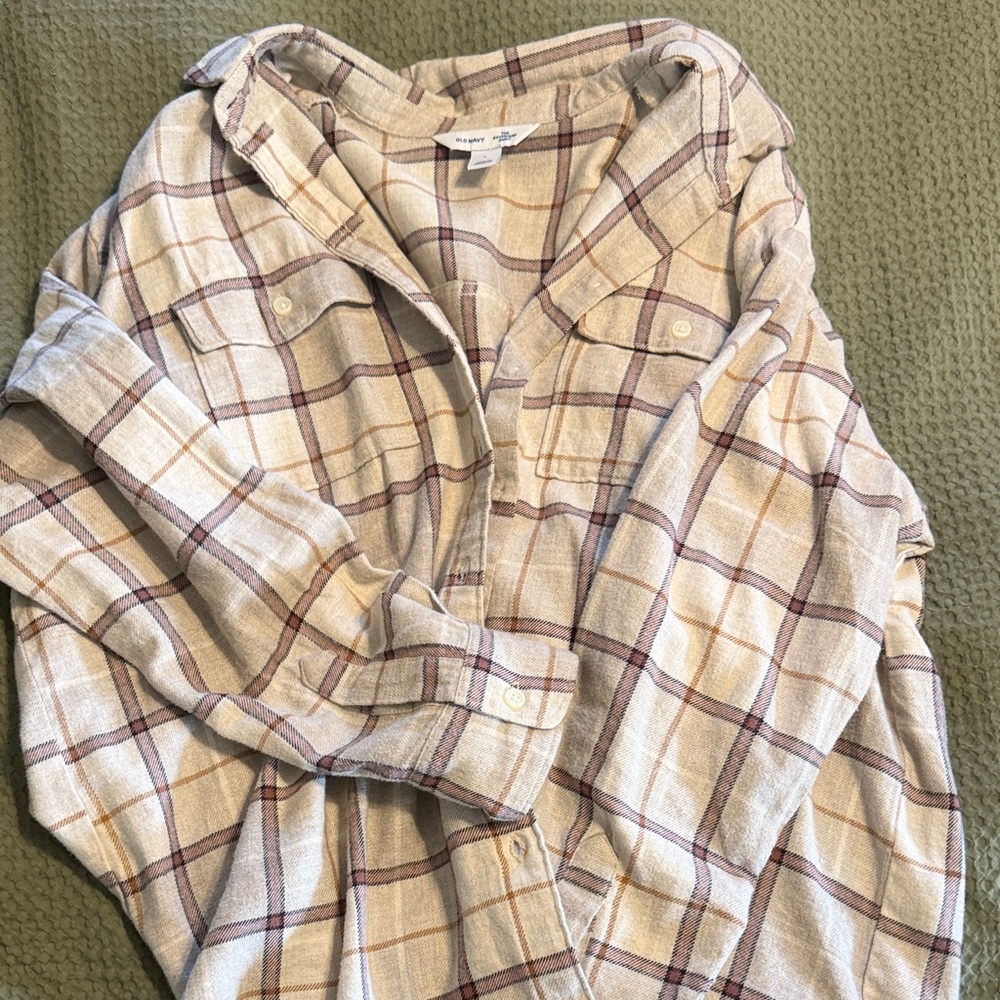 Women’s old navy Beige Plaid Button-Up Shirt - the boyfriend shirt